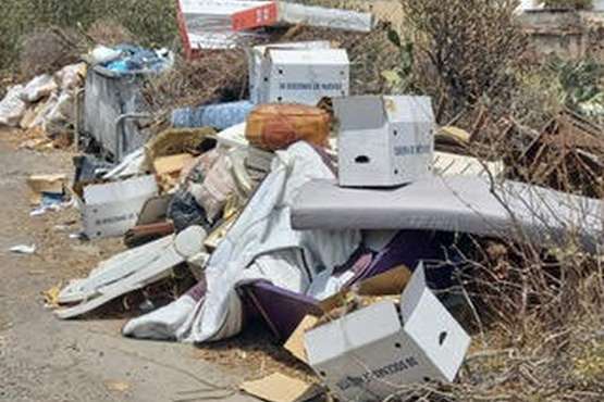Tecén clama por la limpieza de los puntos de recogida de basura/TA.